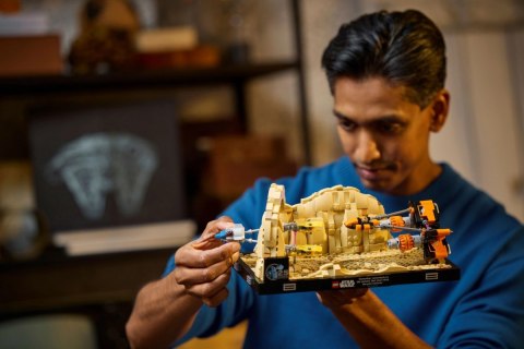Klocki Star Wars 75380 Diorama: Wyścig ścigaczy w Mos Espa LEGO Klocki Star Wars 75380 Diorama: Wyścig ścigaczy w Mos Espa LEGO