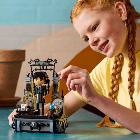 Klocki Wednesday 76780 Figurka Wednesday Addams LEGO Klocki Wednesday 76780 Figurka Wednesday Addams LEGO
