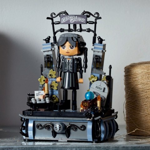 Klocki Wednesday 76780 Figurka Wednesday Addams LEGO Klocki Wednesday 76780 Figurka Wednesday Addams LEGO