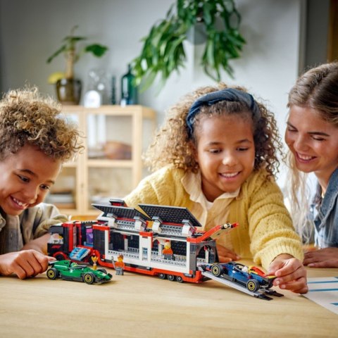 Klocki City 60445 F1 Ciężarówka z bolidami RB20 i AMR24 F1 LEGO Klocki City 60445 F1 Ciężarówka z bolidami RB20 i AMR24 F1 LEGO