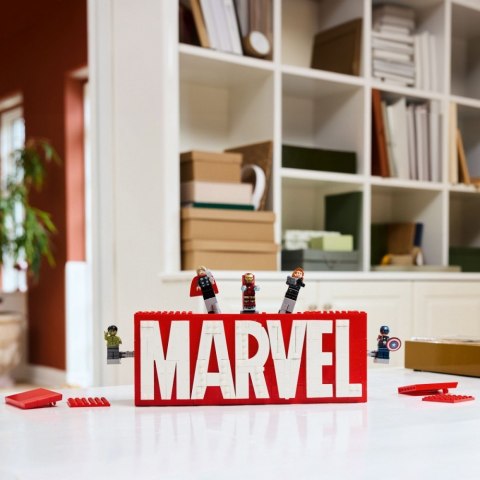 Klocki Super Heroes 76313 Logo MARVEL z minifigurkami LEGO Klocki Super Heroes 76313 Logo MARVEL z minifigurkami LEGO