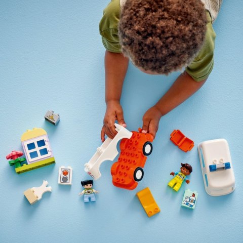 Klocki DUPLO 10447 Karetka z kierowcą LEGO Klocki DUPLO 10447 Karetka z kierowcą LEGO