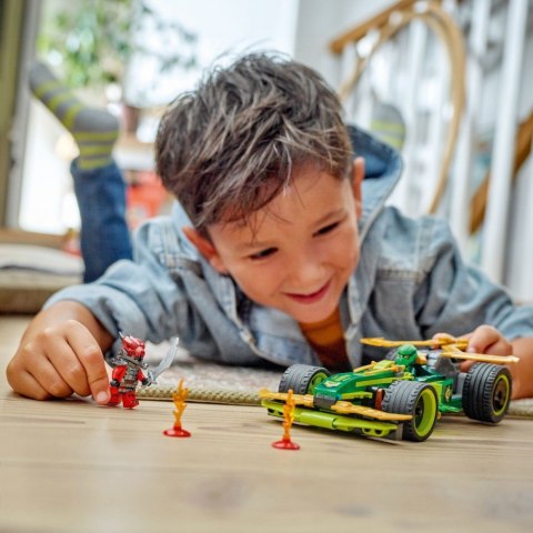 Klocki Ninjago 71828 Samochód wyścigowy Lloyda z napędem typu pull-back LEGO Klocki Ninjago 71828 Samochód wyścigowy Lloyda z napędem typu pull-back LEGO