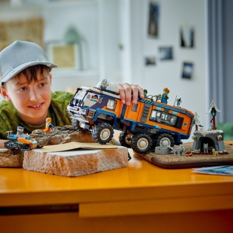 Klocki City 60471 Ciężarówka z laboratorium arktycznej odkrywczyni LEGO