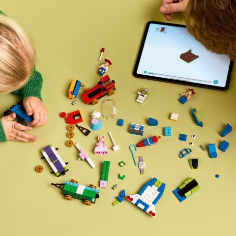 Klocki Disney 43264 Toy Story - Okolicznościowy pociąg i Pan Sterowany LEGO Klocki Disney 43264 Toy Story - Okolicznościowy pociąg i Pan Sterowany LEGO
