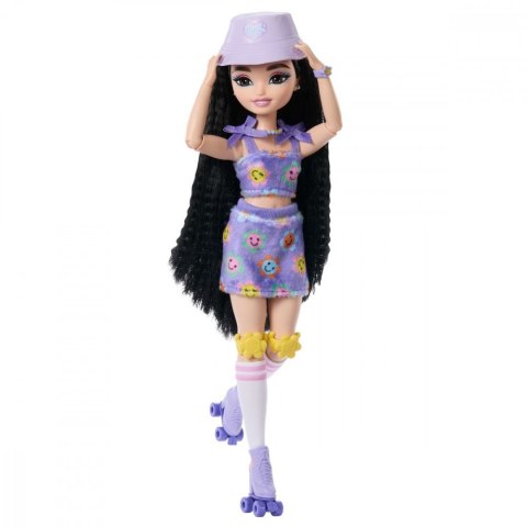 Lalka Barbie Dream Besties Renee na wrotkach Mattel