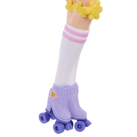 Lalka Barbie Dream Besties Renee na wrotkach Mattel