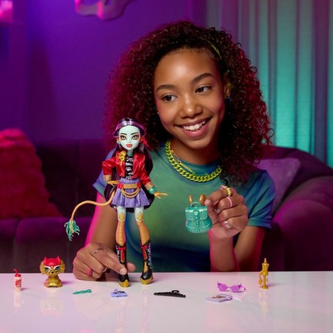 Lalka Monster High Jinafire Long ze zwierzątkiem Mattel