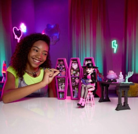 Zestaw akcesoriów Monster High Sekretny pokój eliksirów Draculaury Mattel