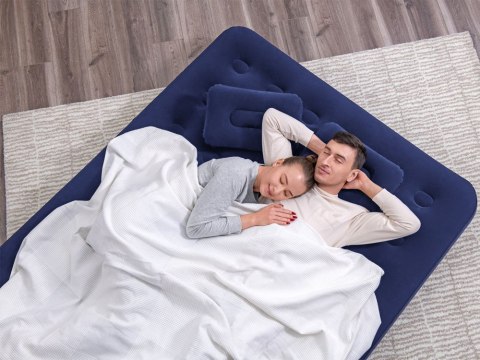 Bestway Bestway Dmuchany materac kempingowy + poduszki 2-os. 300kg 203x152cm 67374