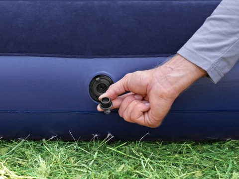 Bestway Bestway Materac kempingowy 2-os. 203x152cm - wbudowana pompka nożna 67226