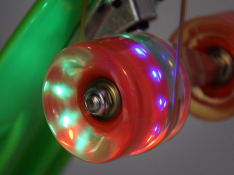 JOKOMISIADA Fiszka LED Deskorolka ze Świecącymi Kółkami do jazdy w Skateparku SP0825