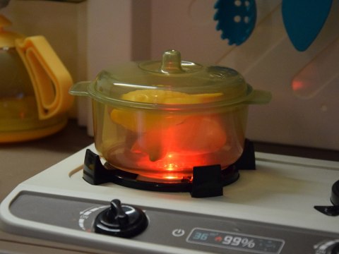 JOKOMISIADA Interaktywna brązowa kuchnia dla dzieci+efekty: światło dźwięk para ZA5765