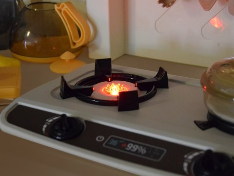 JOKOMISIADA Interaktywna brązowa kuchnia dla dzieci+efekty: światło dźwięk para ZA5765