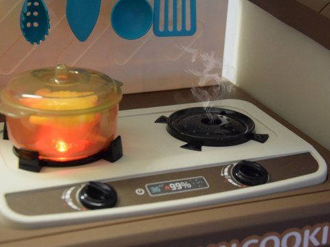 JOKOMISIADA Interaktywna brązowa kuchnia dla dzieci+efekty: światło dźwięk para ZA5765