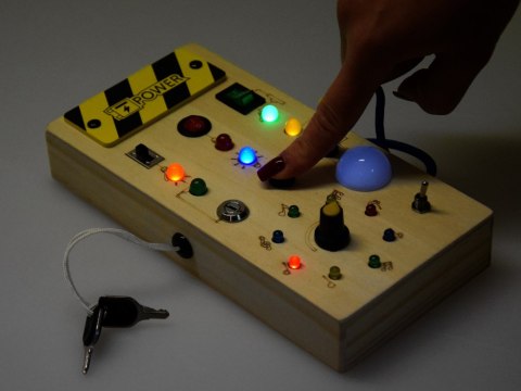JOKOMISIADA Drewniana TABLICA manipulacyjna Montessori - elektryczne diody LED ZA5944