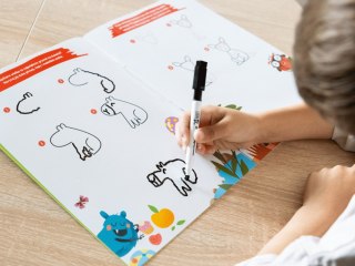 Kapitan Nauka Kapitan Nauka Bazgraki uczą się rysować. Zwierzęta KS1198