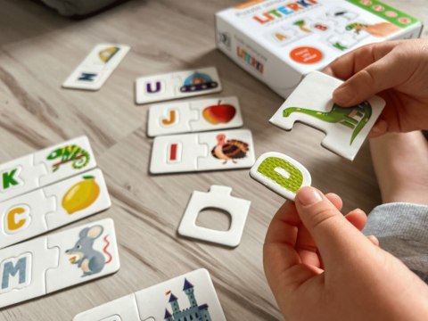 Kapitan Nauka Kapitan Nauka Puzzle sensoryczne Literki - dotykam, układam i uczę się ZA6086