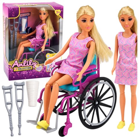 LEAN Toys Lalka Anlily Na Wózku Inwalidzkim z Kulami i Gipsem Akcesoria Zestaw