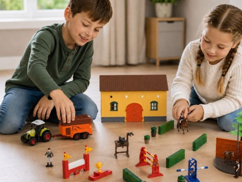 JOKOMISIADA ZAGRODA DLA KONI Traktor z przyczepą + figurki SZKÓŁKA JEŹDZIECKA ZA6276