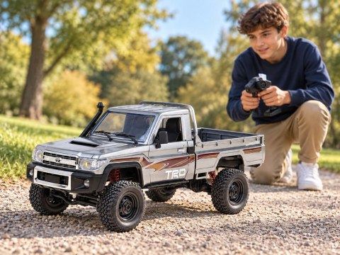 JOKOMISIADA Samochód zdalnie sterowany Toyota Land Cruiser Pickup 4×4 skala 1:12 RC0764