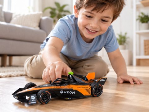JOKOMISIADA AUTO metalowe Model bolidu NEOM McLaren Formula E 1:24 ZA6397