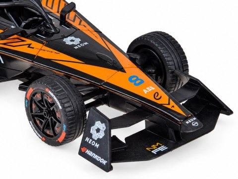 JOKOMISIADA AUTO metalowe Model bolidu NEOM McLaren Formula E 1:24 ZA6397